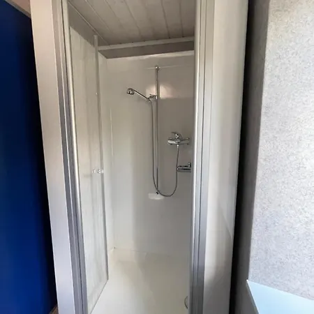 Surselva - Grosse Zimmer In Gastfreundlichem Haus Guest house Lumnezia