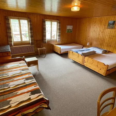 Guest house Surselva - Grosse Zimmer In Gastfreundlichem Haus Lumnezia
