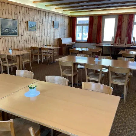 Surselva - Grosse Zimmer In Gastfreundlichem Haus * Lumnezia
