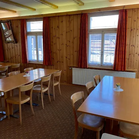 Surselva - Grosse Zimmer In Gastfreundlichem Haus Guest house Lumnezia